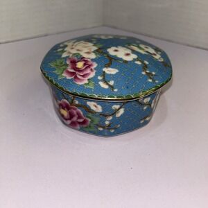 Takahashi San Francisco Kutani Hand Painted Porcelain‎ Trinket Box